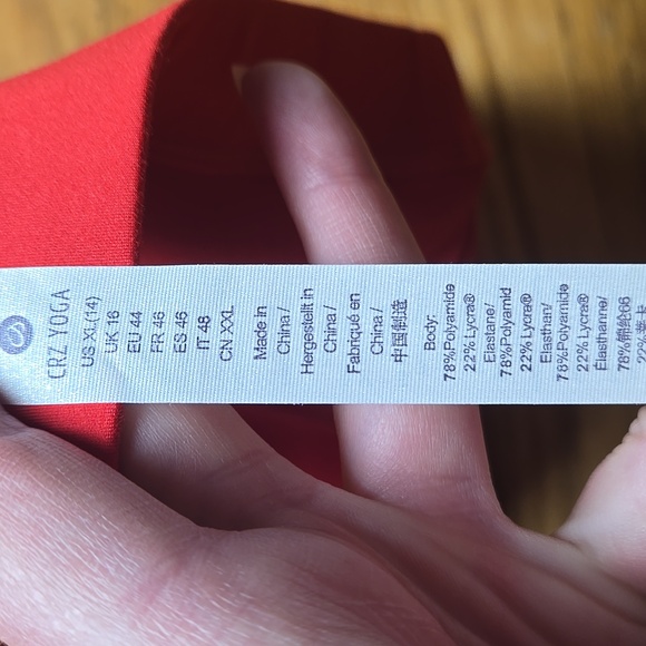 BN CRZ Yoga Deep Red v-neck bra, no front seam 5" butt scrunch bike shorts set - Picture 7 of 10